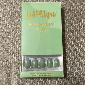 Red Aspen nail dashes